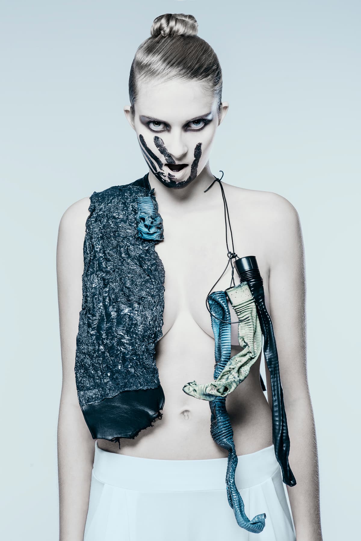 Boby adornment : DIVERSION (front)