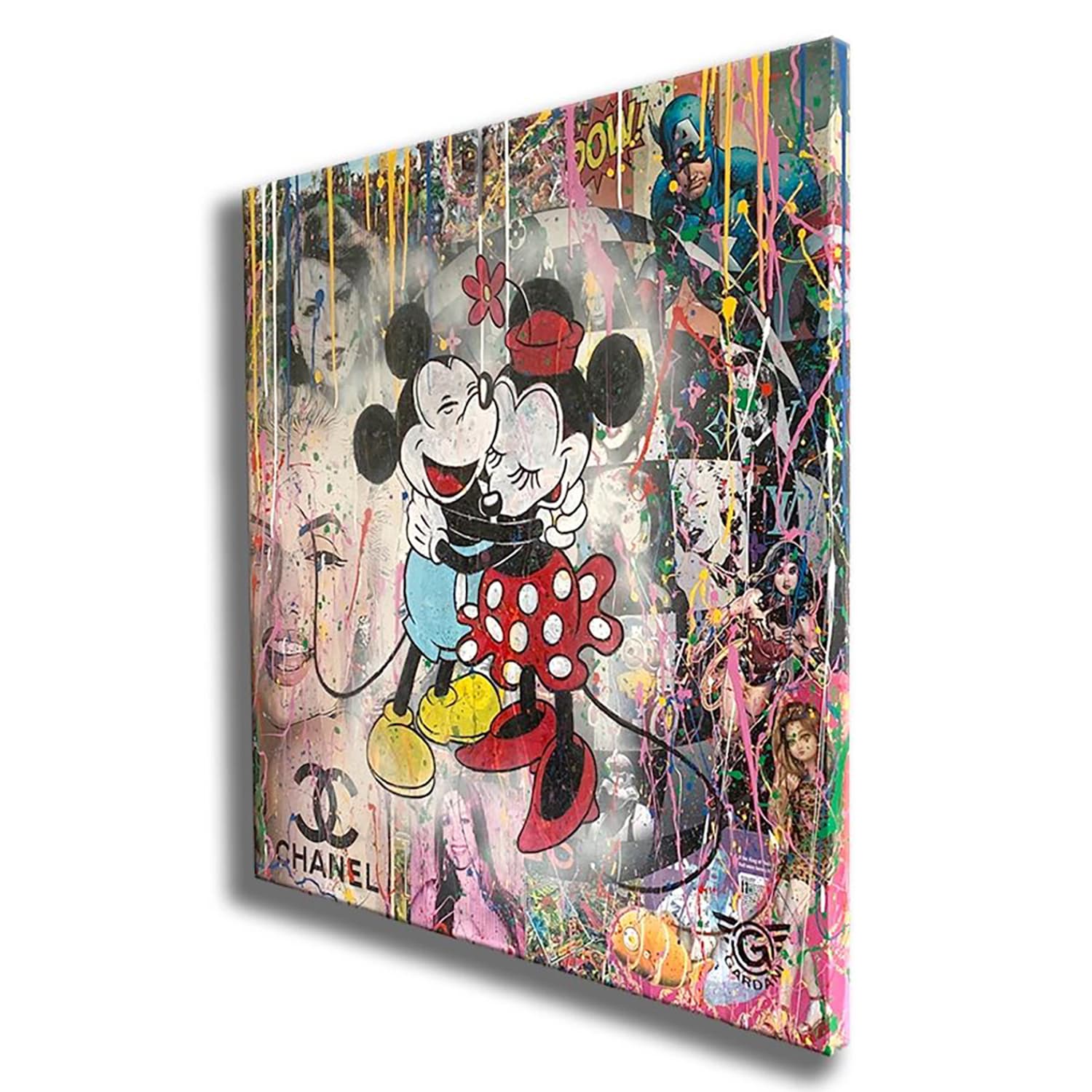 Mickey Hug-Paris